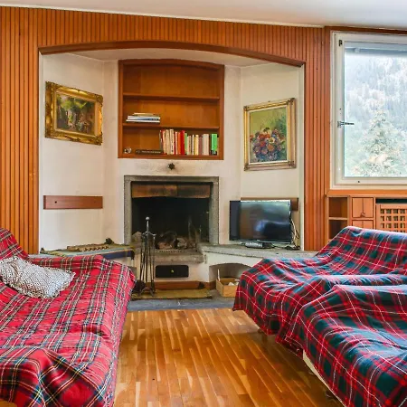 Graceful In With Fireplace Курмайор