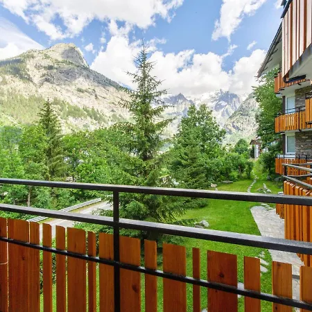 Graceful In With Fireplace * Courmayeur